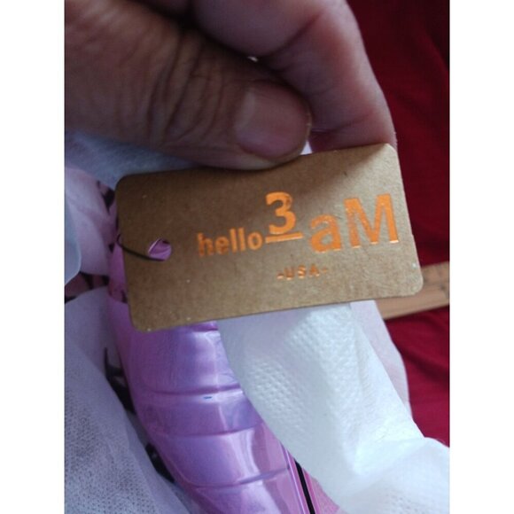 Hello 3AM Star-Shaped Metallic Pink Purse With Gold Chain Strap - Picture 2 of 10